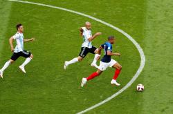 AYXapp下载-关于纷纷扬扬的进球瞬间，谁能脱颖而出？的信息