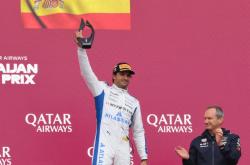 爱游戏下载-关于红牛车队翻盘阿斯顿马丁，塞恩斯惊艳四座的信息