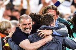 爱游戏网页版-欧洲足球传奇教练团队接力换帅，球队战术或有变化的简单介绍