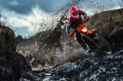 AYX官方直播-拉亚一扑定乾坤，洪都拉斯爆冷击败勒沃库森的战术密码