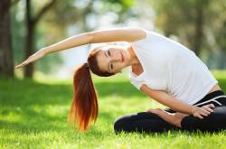 爱游戏大厅-赛道上的逆袭，索伯鏖战阿斯顿马丁，塞恩斯刷新纪录之夜