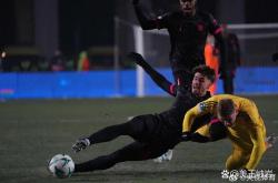 爱游戏官方-土耳其队在欧洲杯预选赛中击倒立陶宛