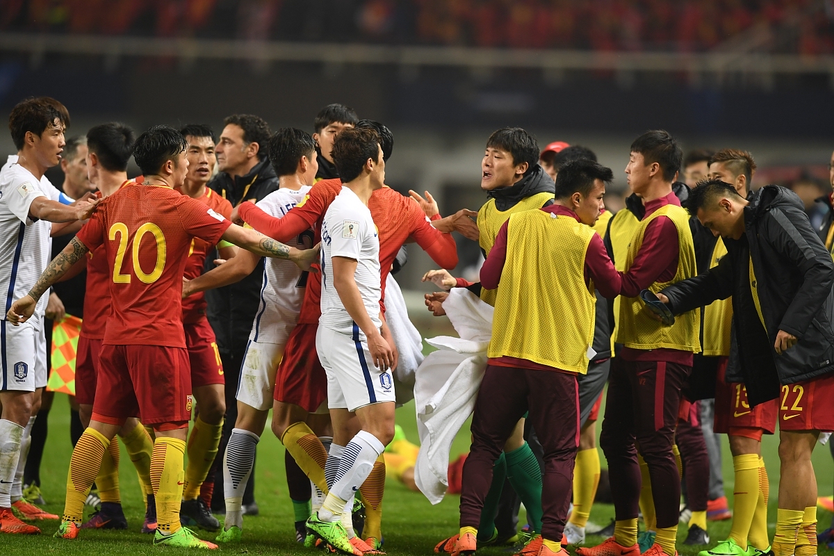 士气高昂,球队备战下一轮比赛 士气高昂,球队备战下一轮比赛