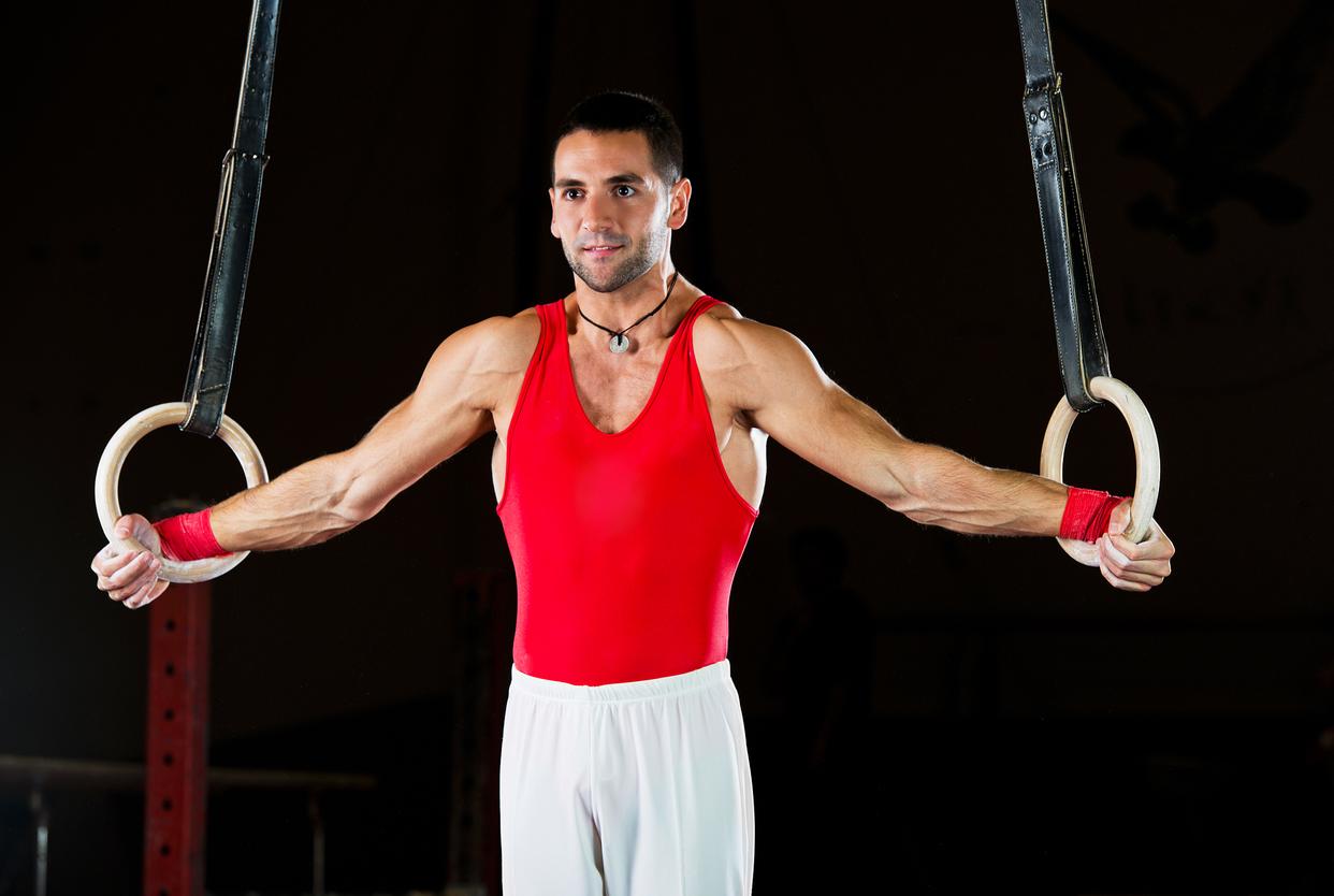 包含美国体操选手在平衡木项目中实现精彩表现的词条