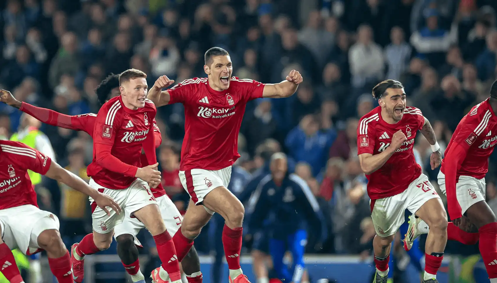 足球传奇：英格兰名宿再创辉煌