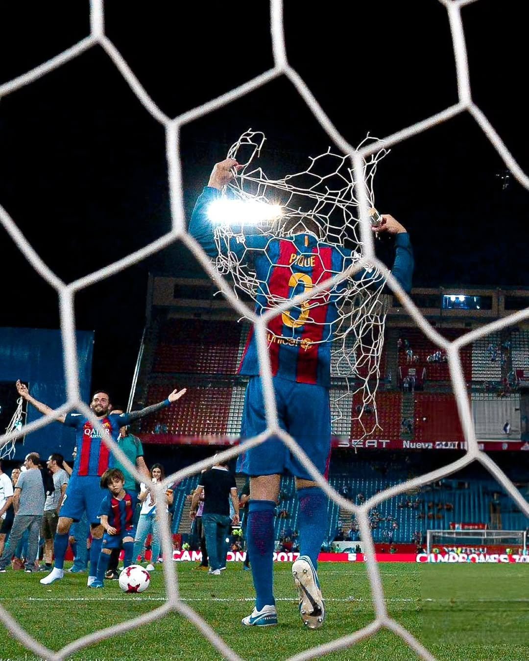 西班牙足球场上的战火愈演愈烈