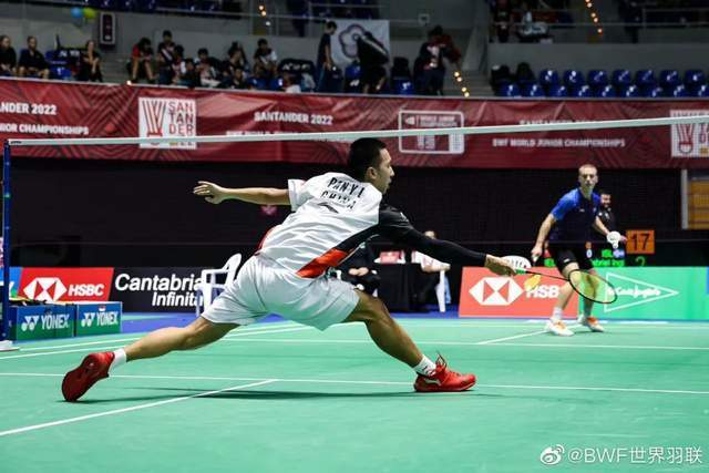 冰岛代表团在羽毛球赛中展现实力 冰岛代表团在羽毛球赛中展现实力