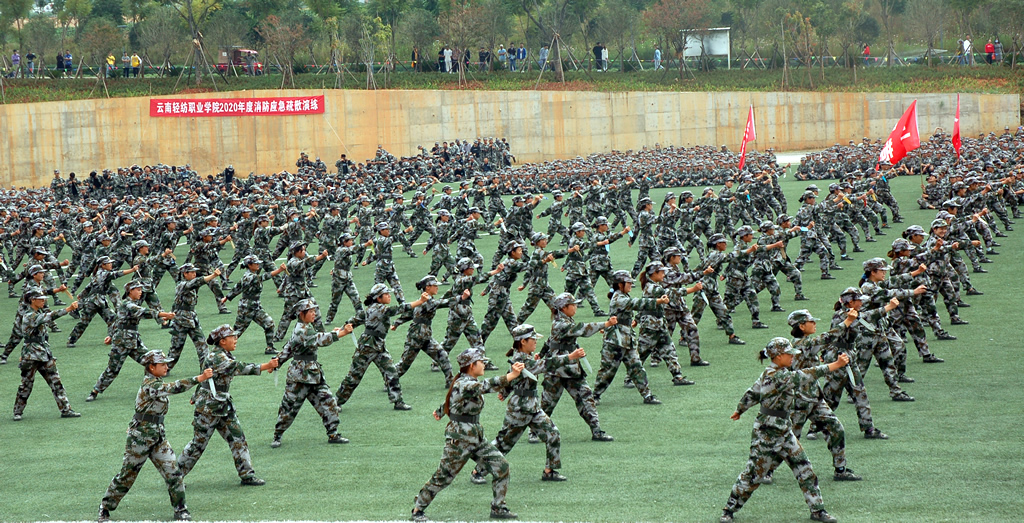 包含东京球员临危不惧,敢拼硝烟的词条 包含东京球员临危不惧,敢拼硝烟的词条