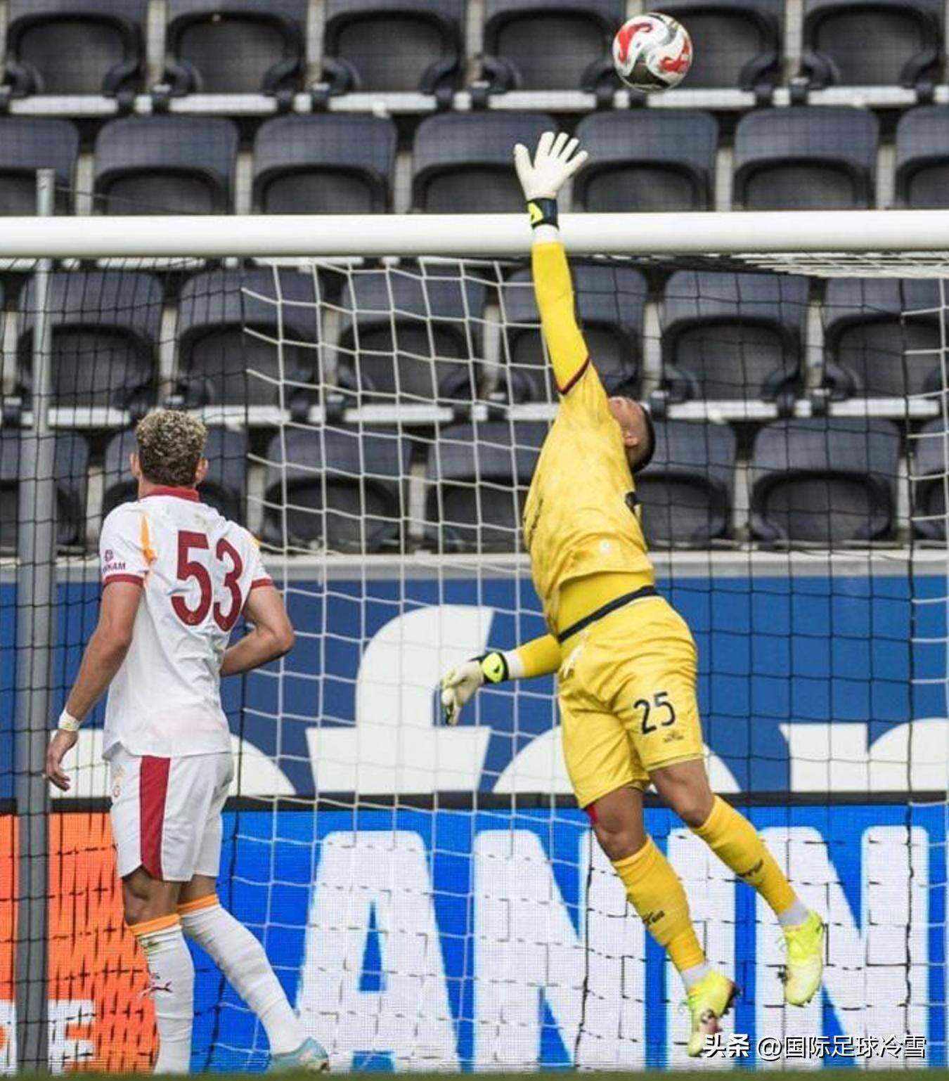 包含那不勒斯门将力挽狂澜,多次挡出关键球的词条 包含那不勒斯门将力挽狂澜,多次挡出关键球的词条