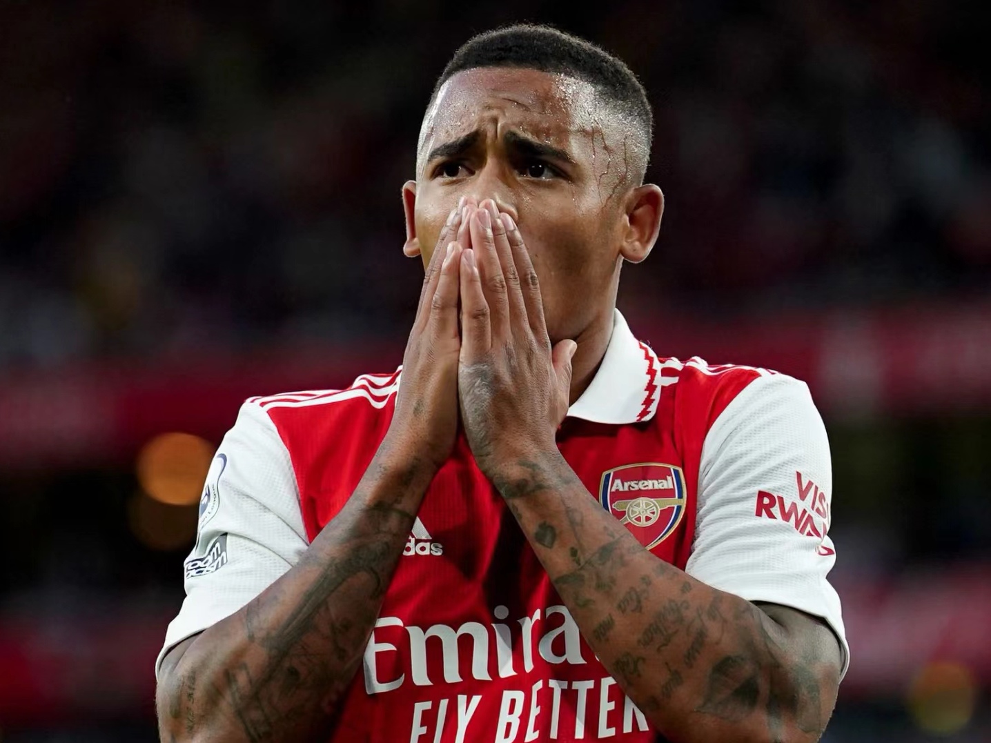 关于战术调整未果，球队连败，面临危机的信息