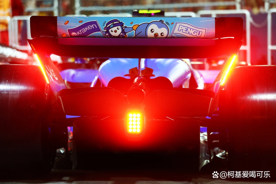 包含威廉姆斯碾压哈斯车队，塞恩斯扛起全队的词条