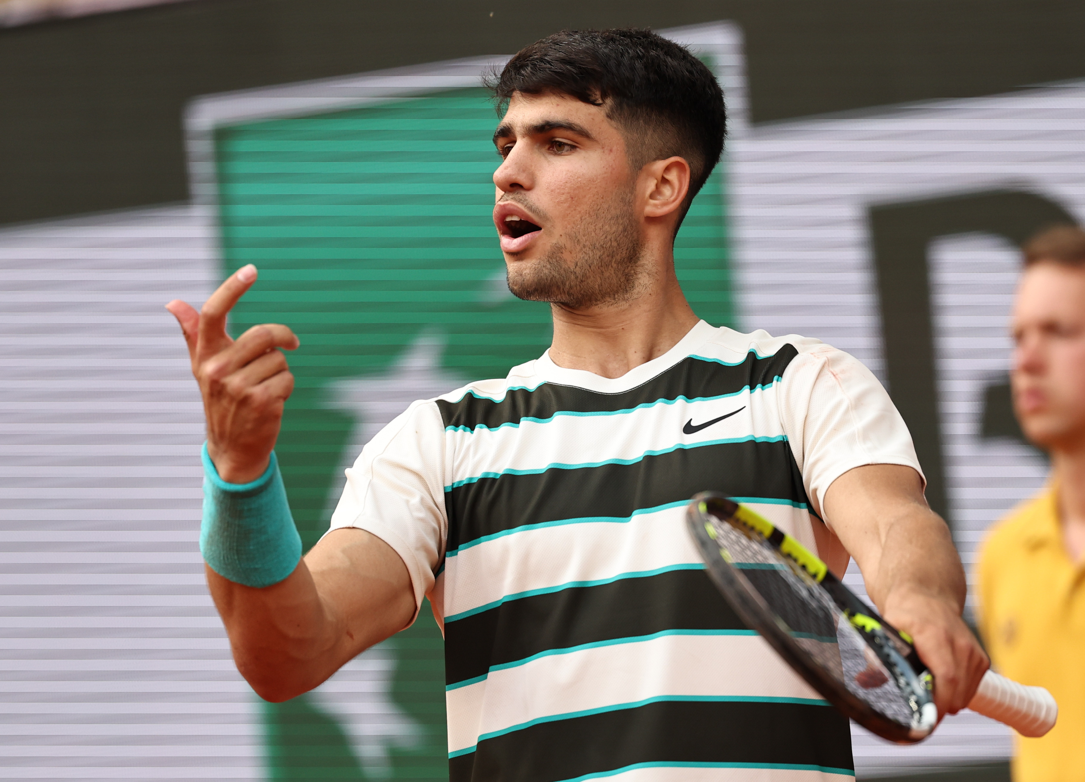 意大利网球队完胜世界网球队，阿尔卡拉斯完成帽子戏法的简单介绍