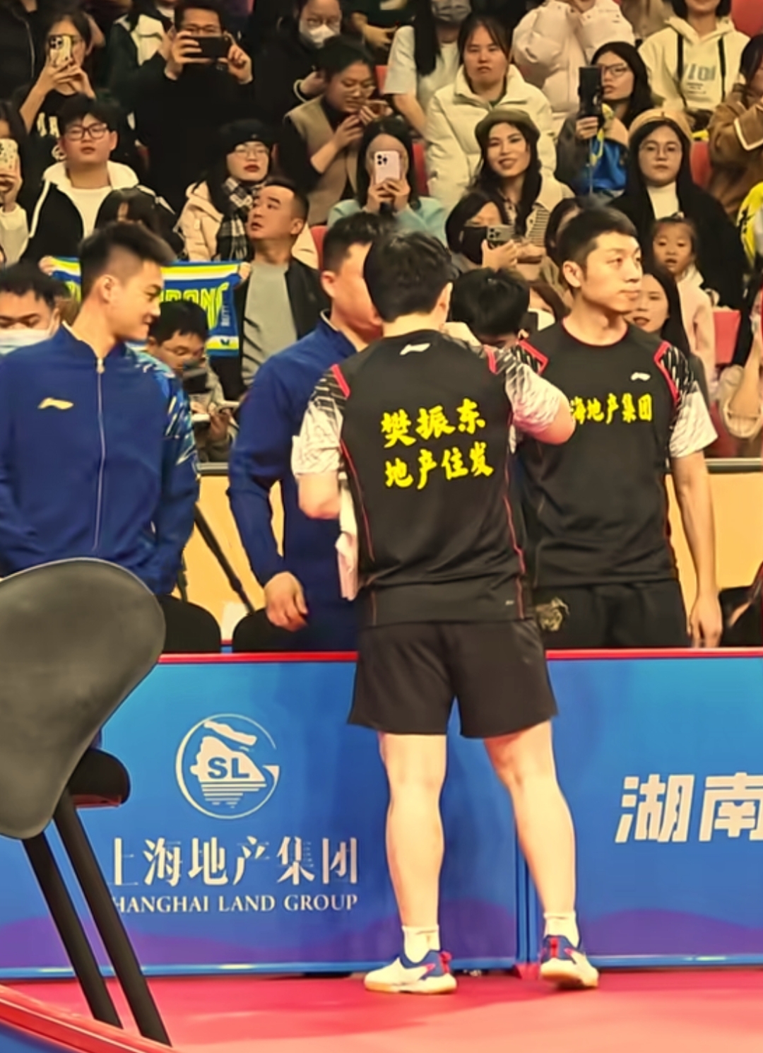 包含韩国乒乓球队血洗英国乒乓球队，许昕制霸全场的词条