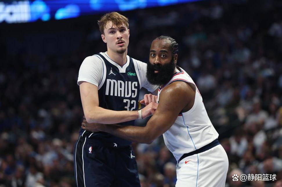 篮网B队鏖战立陶宛男篮,哈登送出助攻 篮网B队鏖战立陶宛男篮,哈登送出助攻