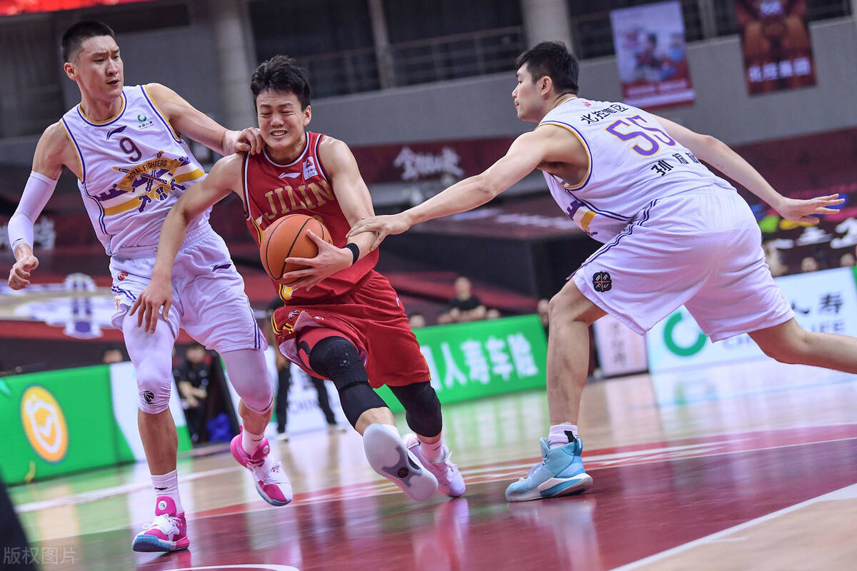 中国男篮碾压意大利男篮，乔治·希尔一己之力扛起全队的简单介绍