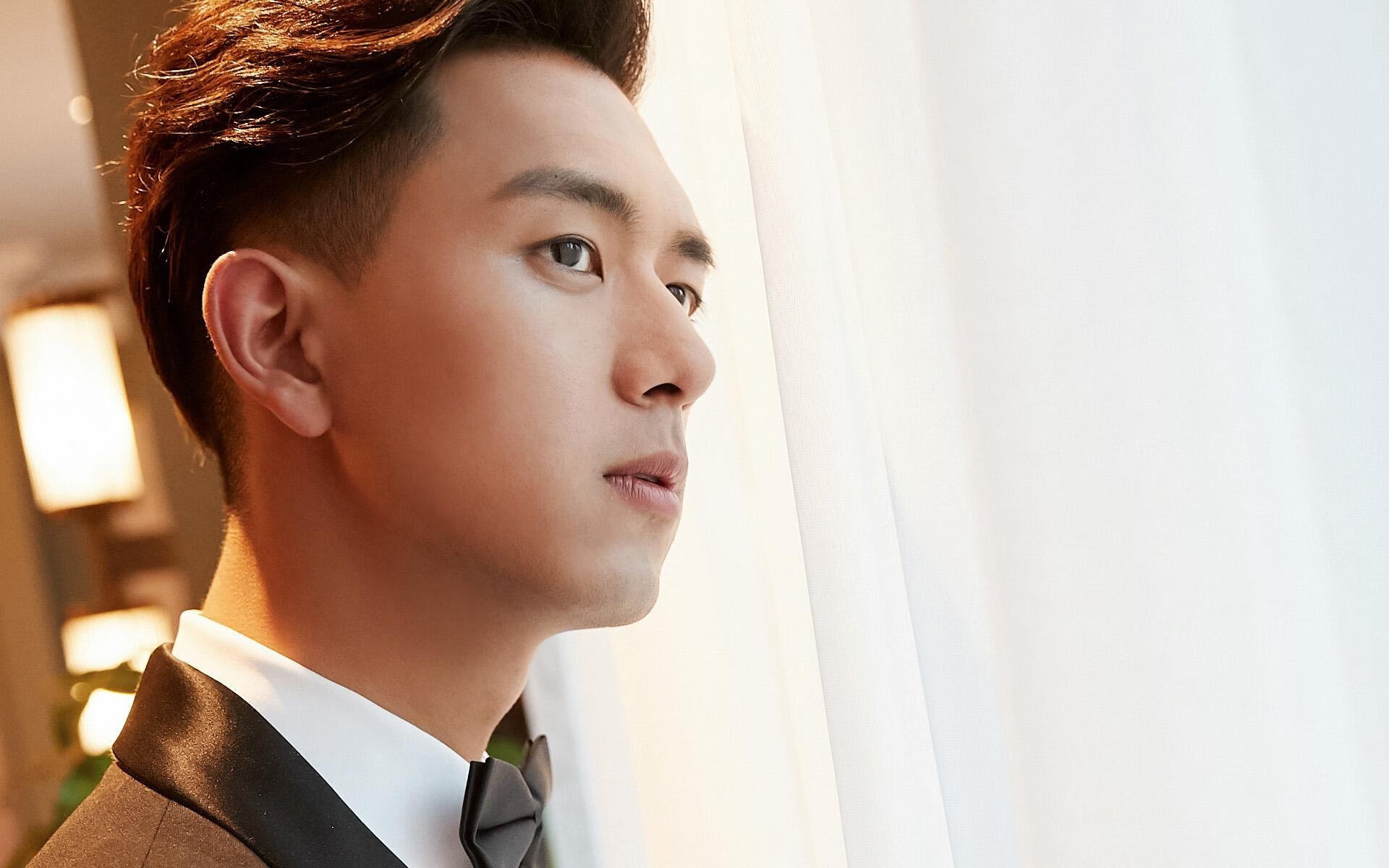 赛道与球场的双重奏,马克西F1称王,湖人血战骑士