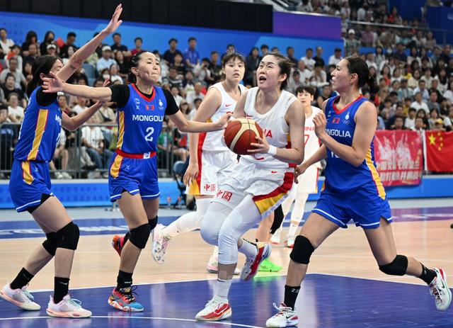 乌克兰女篮大胜伊朗!自由攻与刚毅 乌克兰女篮大胜伊朗!自由攻与刚毅